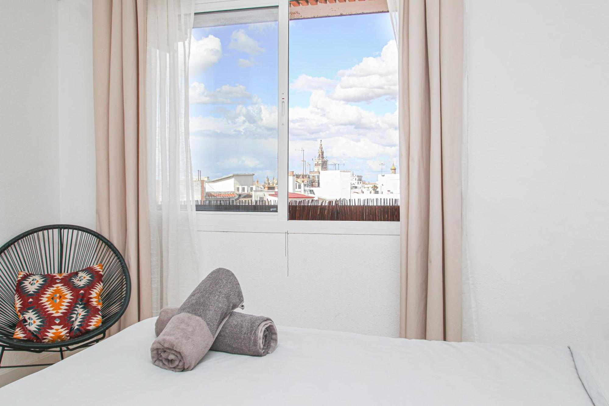 Stunning Apt W Views To Giralda - 15 Minutes Walk Apartment Sevilla Bagian luar foto